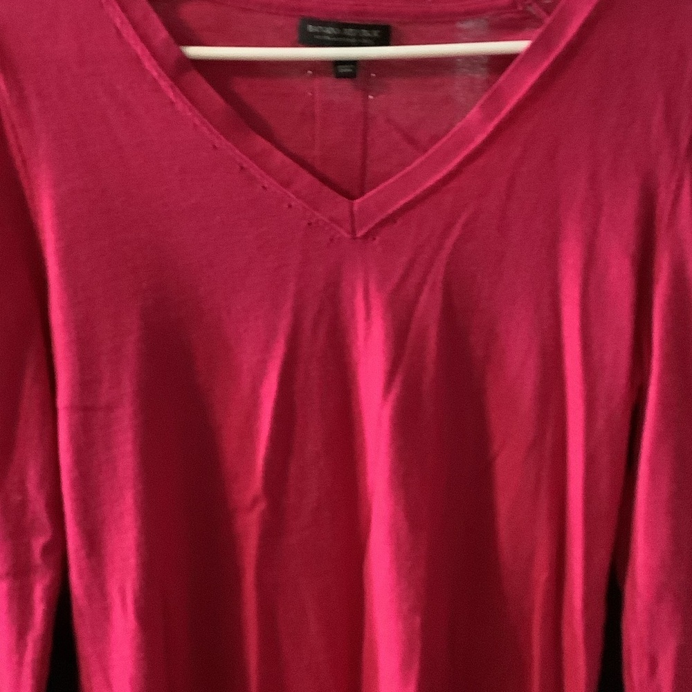 Banana Republic Fuchsia Long Sleeve V-Neck sweater,‎ merino wool